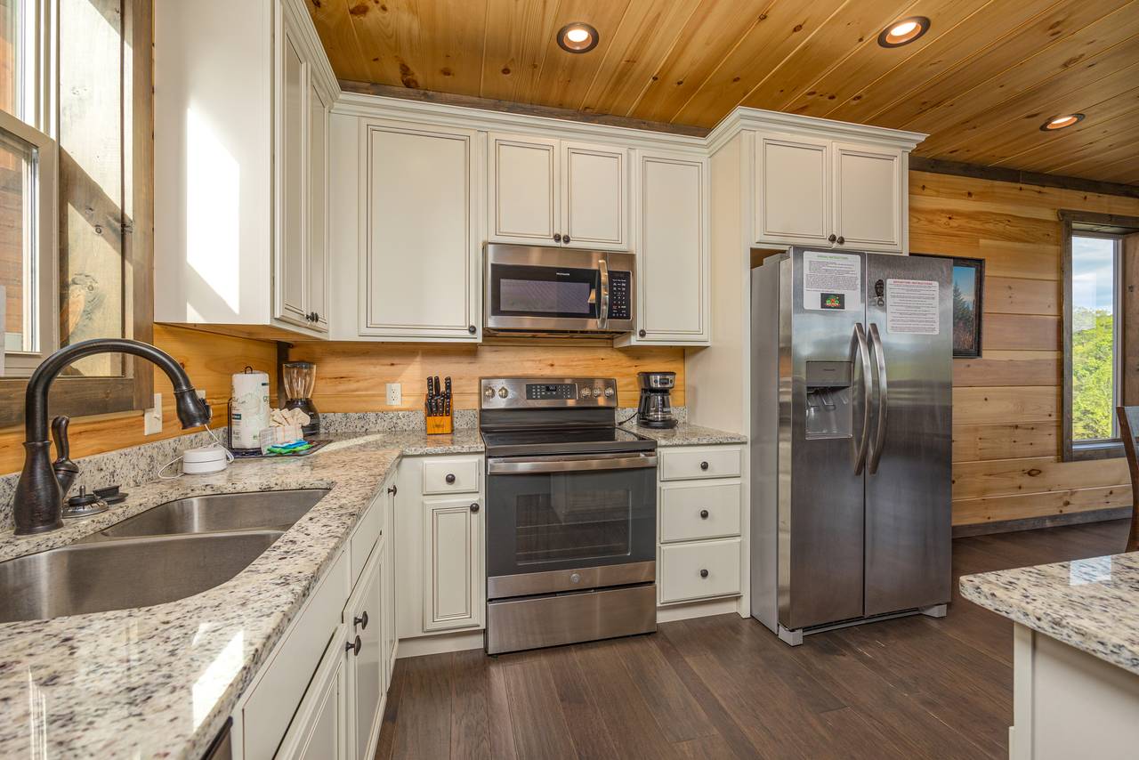 Fully equipped kitchen: cook/dinner/bake/silver-ware included Fully equipped kitchen: cook/dinner/bake/silver-ware included