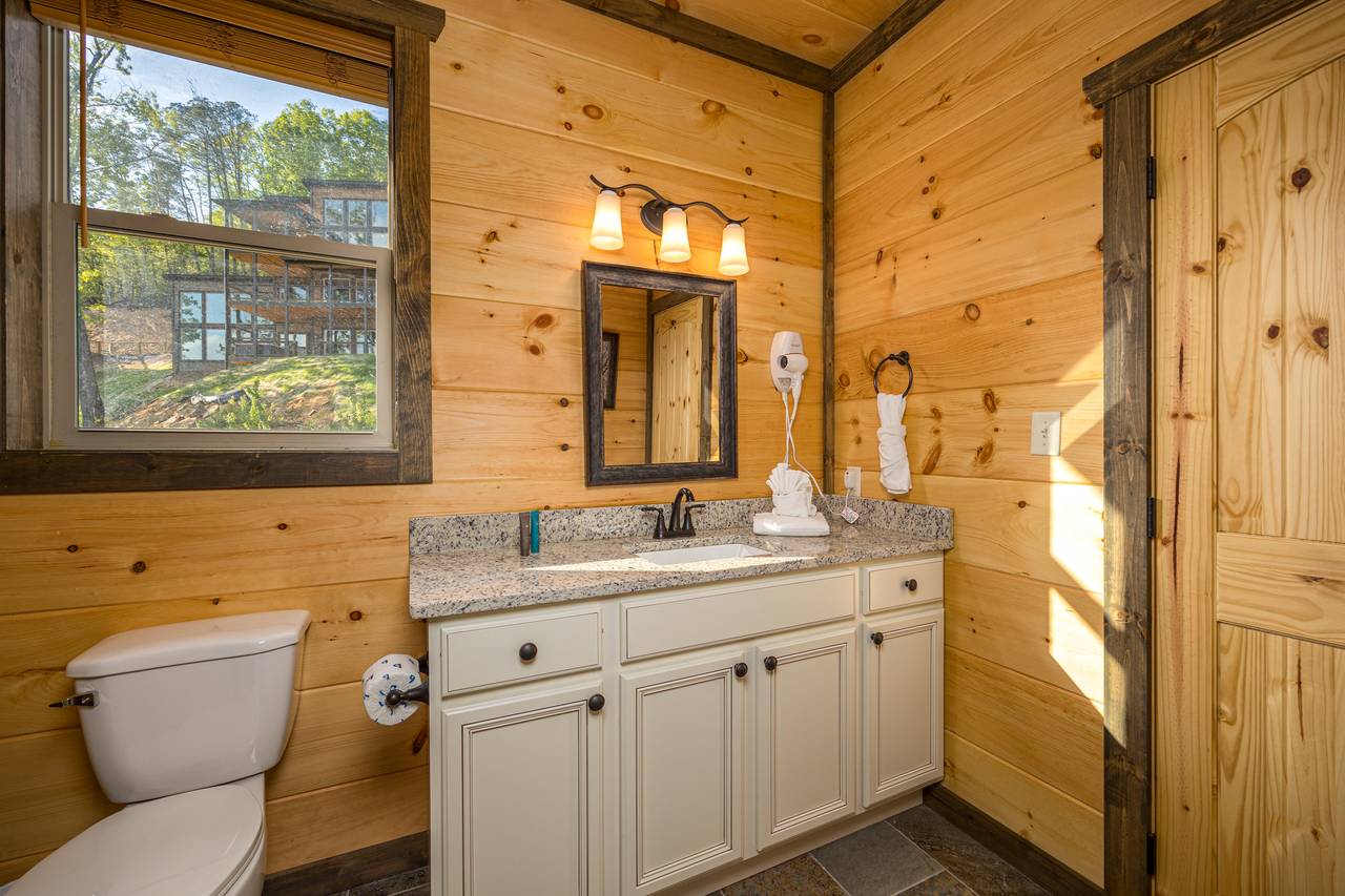 Bathroom 3: ensuite full bath with tub shower combo Bathroom 3: ensuite full bath with tub shower combo