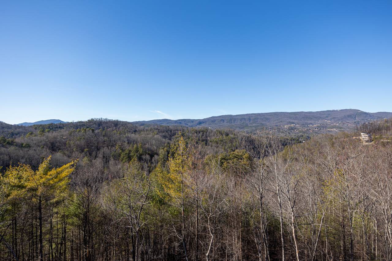 Views of the Smoky Mountains Views of the Smoky Mountains