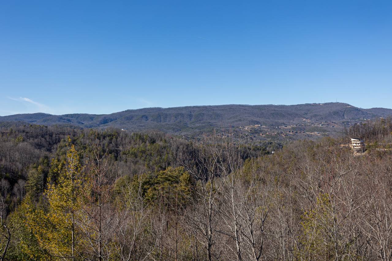 Views of the Smoky Mountains Views of the Smoky Mountains