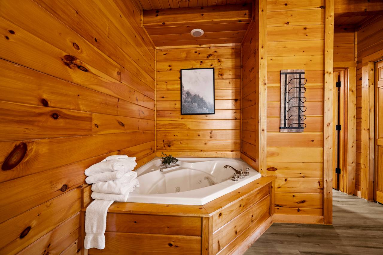 Jacuzzi tub in the entry level king bedroom Jacuzzi tub in the entry level king bedroom