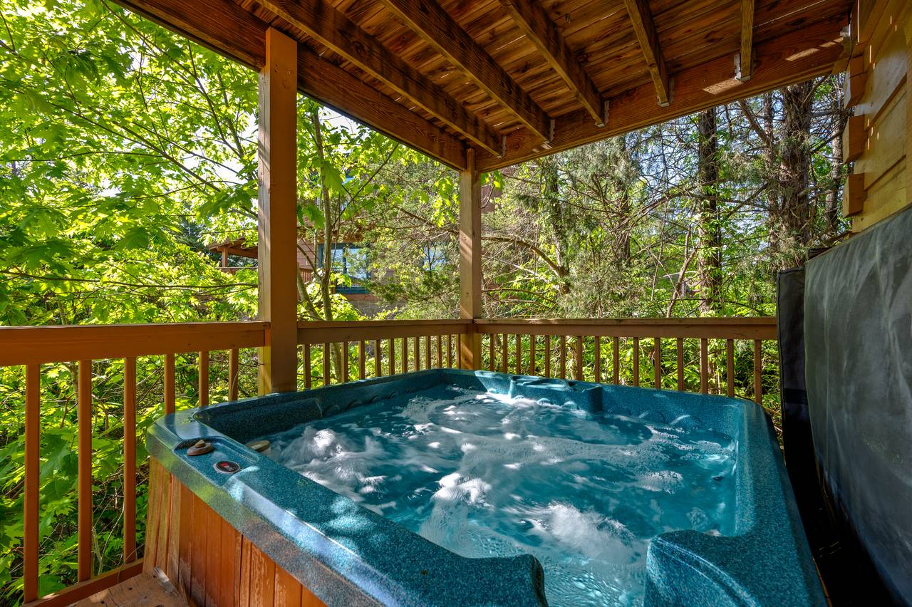 Soak your troubles away in the private outdoor hot tub! Soak your troubles away in the private outdoor hot tub!