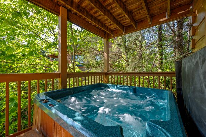 Soak your troubles away in the private outdoor hot tub! Soak your troubles away in the private outdoor hot tub!