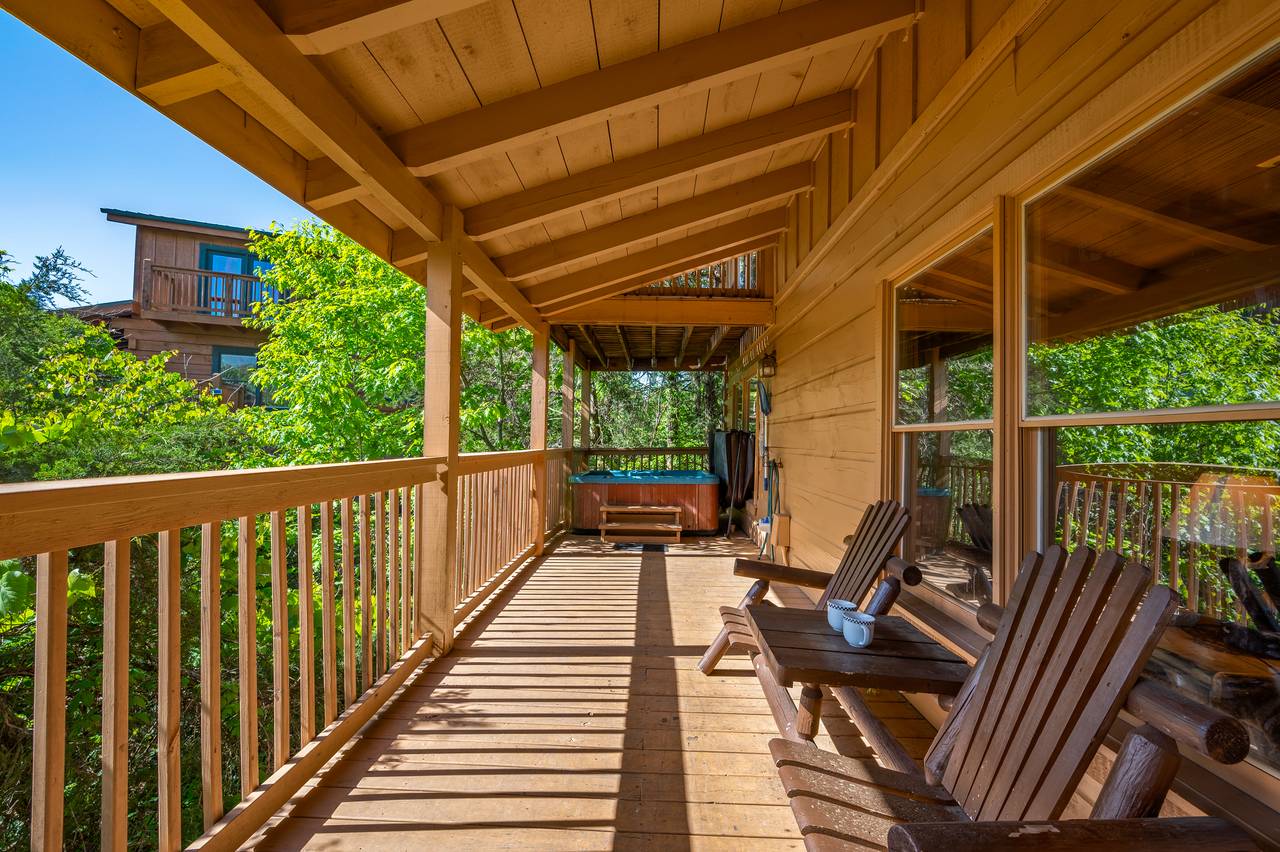 Deck seating and private outdoor hot tub Deck seating and private outdoor hot tub