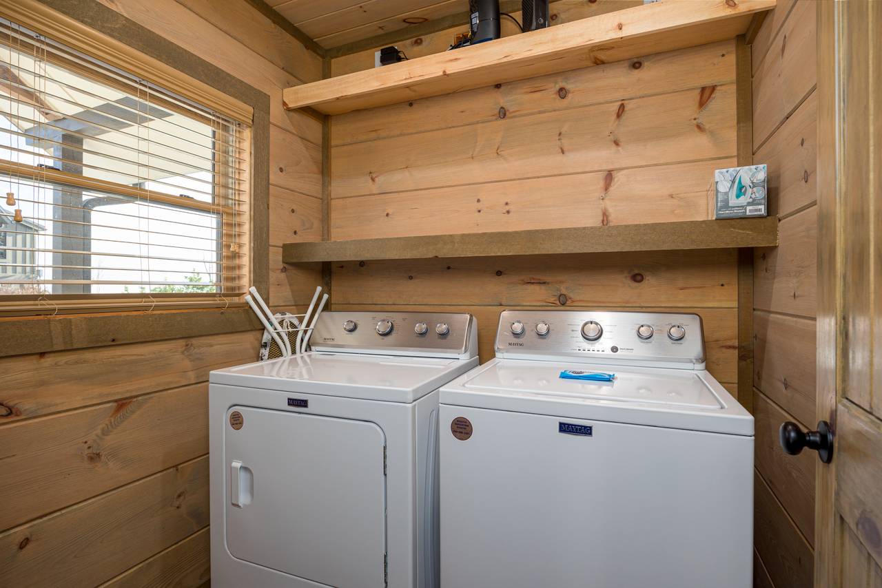 Full size washing machine and dryer Full size washing machine and dryer