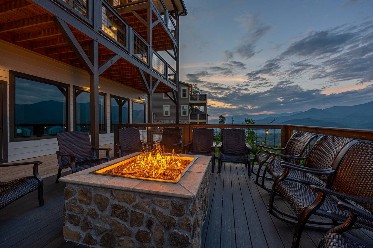 Sit by the gas firepit on the lower deck & take in the views! Sit by the gas firepit on the lower deck & take in the views!