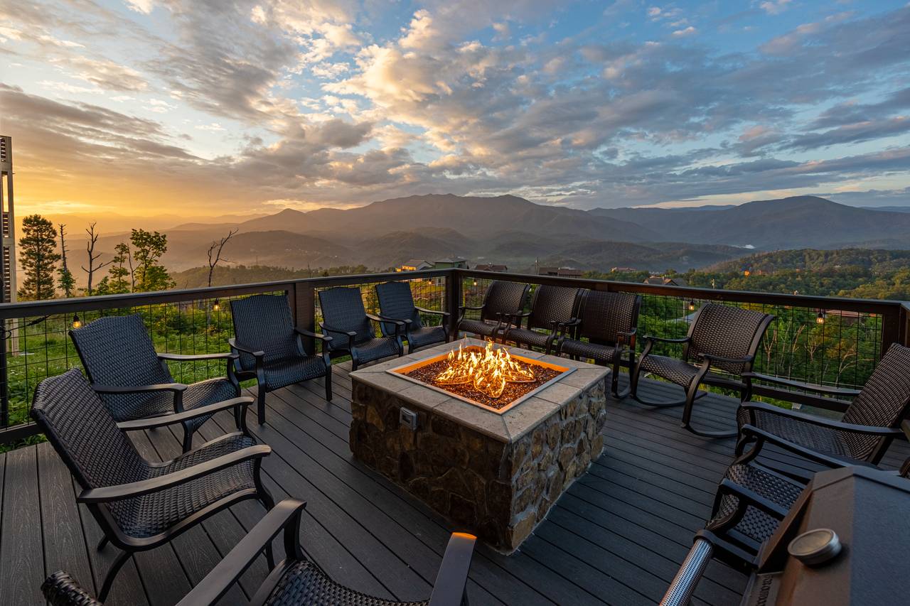 Sit by the gas firepit on the lower deck & take in the views! Sit by the gas firepit on the lower deck & take in the views!