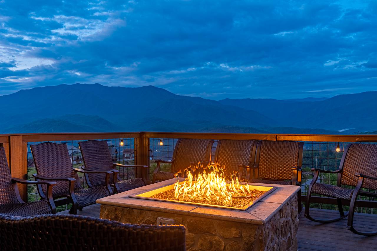 Sit by the gas firepit on the lower deck & take in the views! Sit by the gas firepit on the lower deck & take in the views!