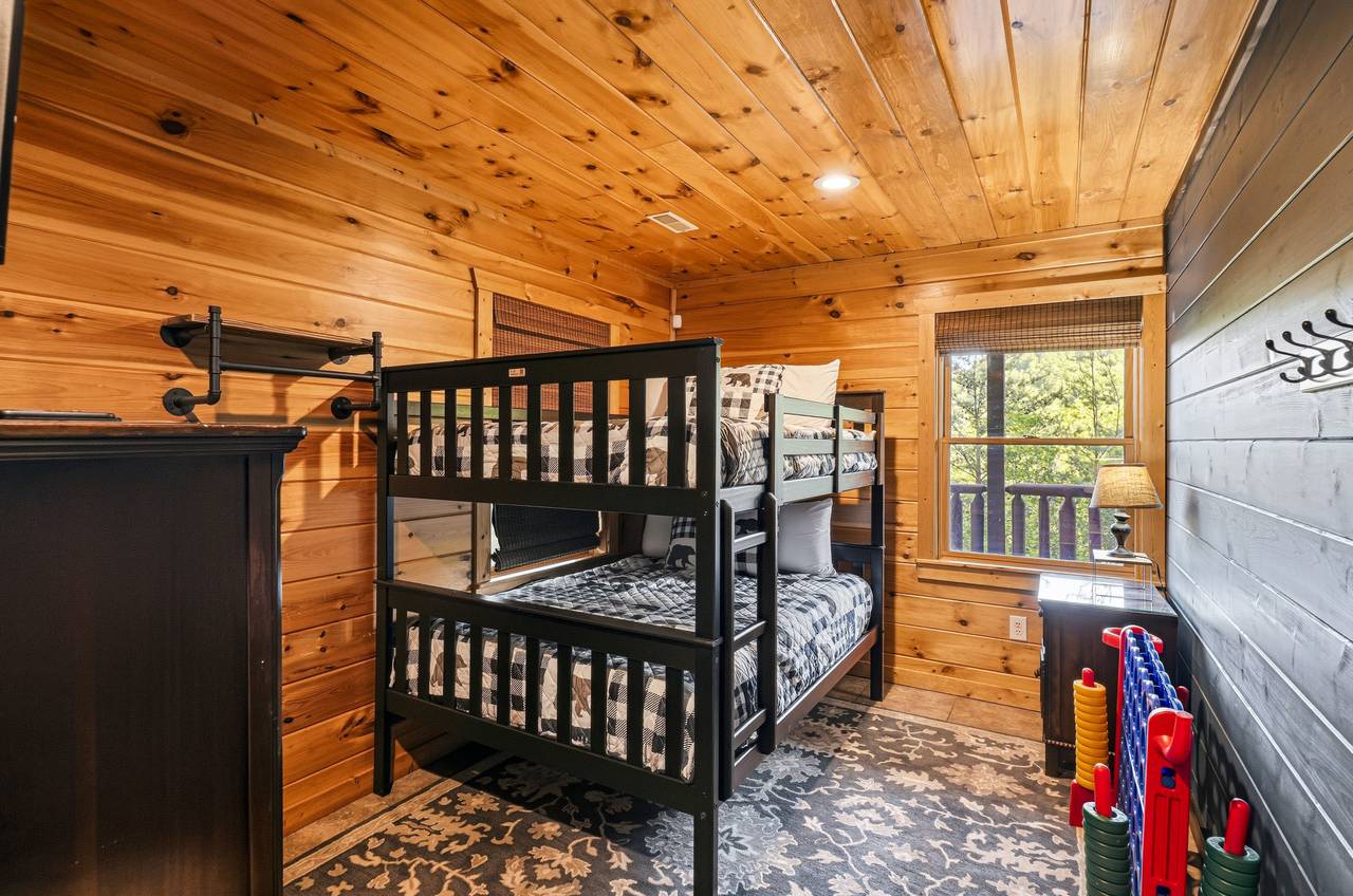 Lower level bunk room for kids or groups Lower level bunk room for kids or groups