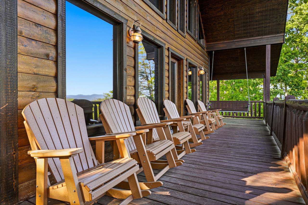 Main level deck with seating & Smoky Mountain views Main level deck with seating & Smoky Mountain views