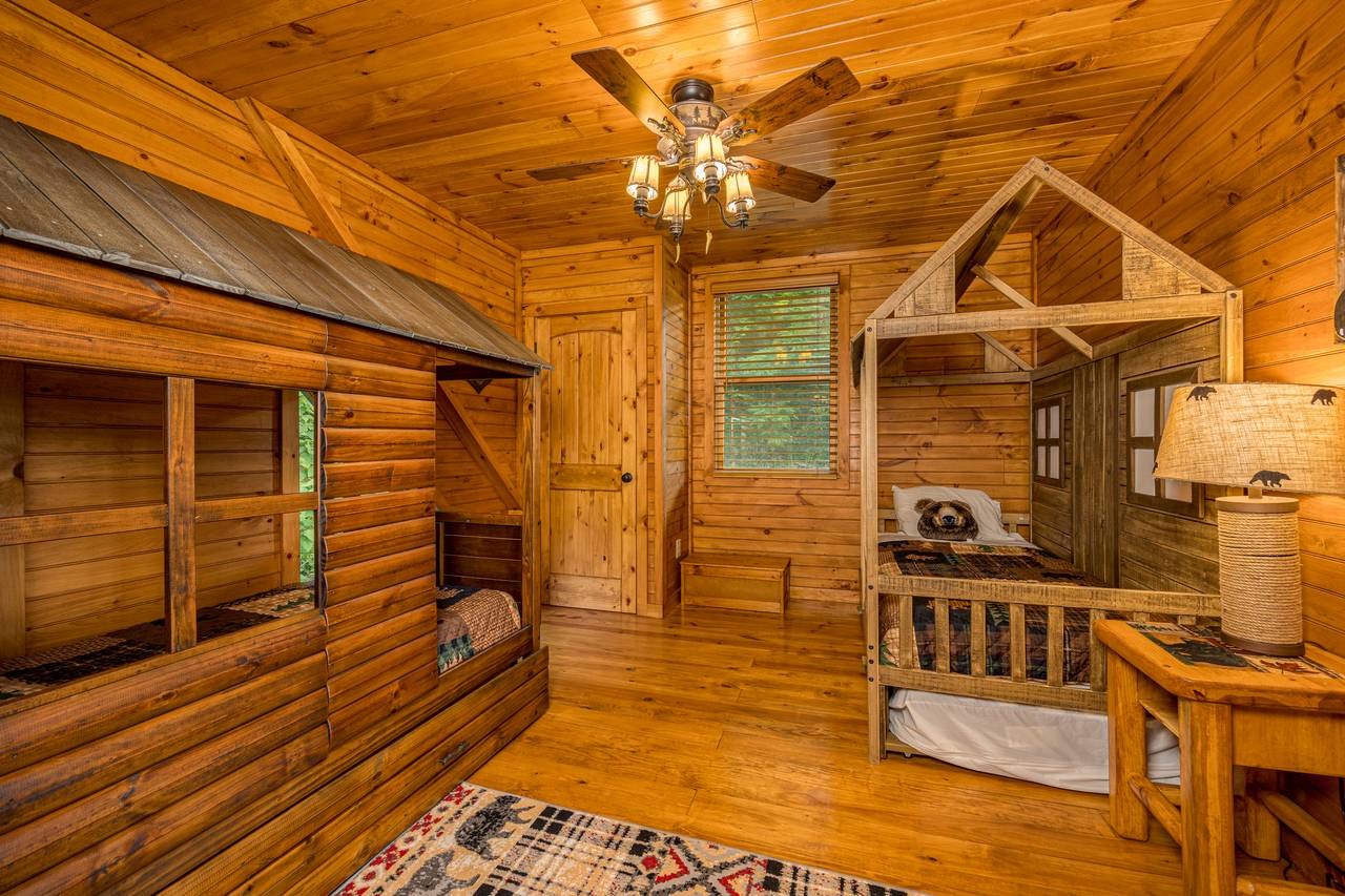 Bed 2: 2 twin beds with trundles w/jack & jill full bath Bed 2: 2 twin beds with trundles w/jack & jill full bath