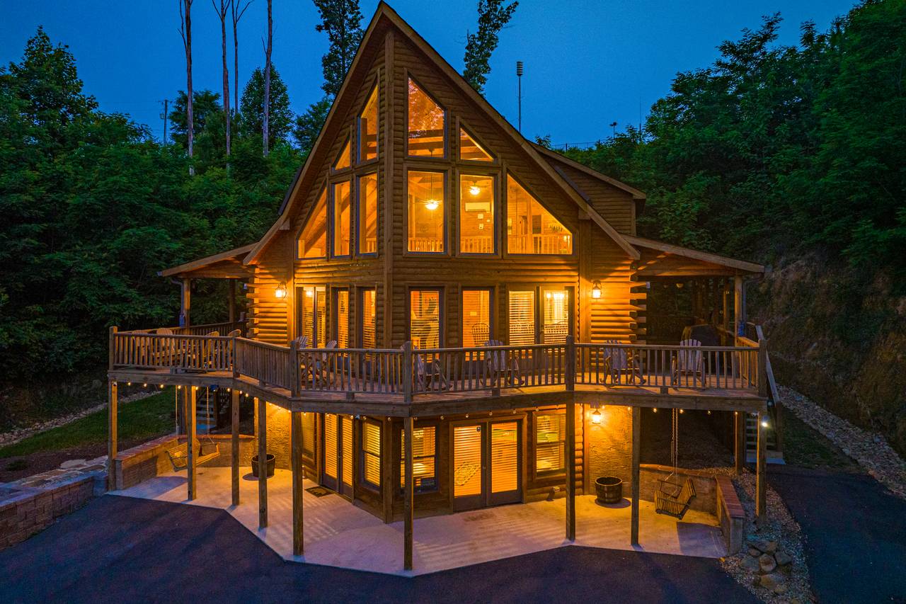 Welcome to Bear Mountain Chalet! Welcome to Bear Mountain Chalet!