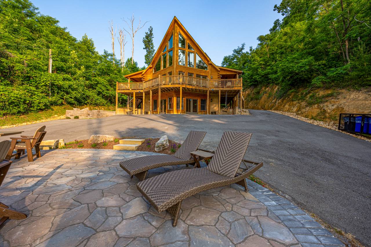 Welcome to Bear Mountain Chalet! Welcome to Bear Mountain Chalet!