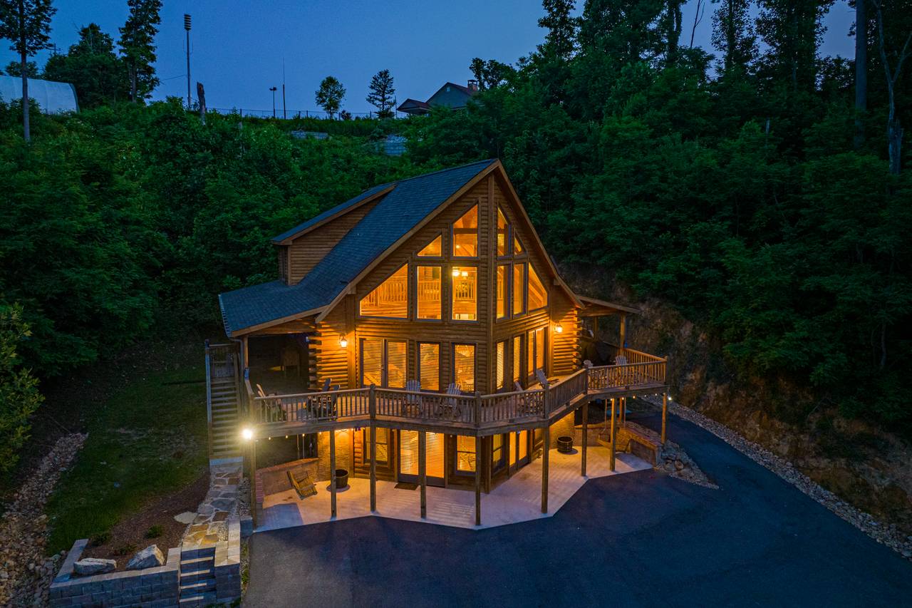 Welcome to Bear Mountain Chalet! Welcome to Bear Mountain Chalet!