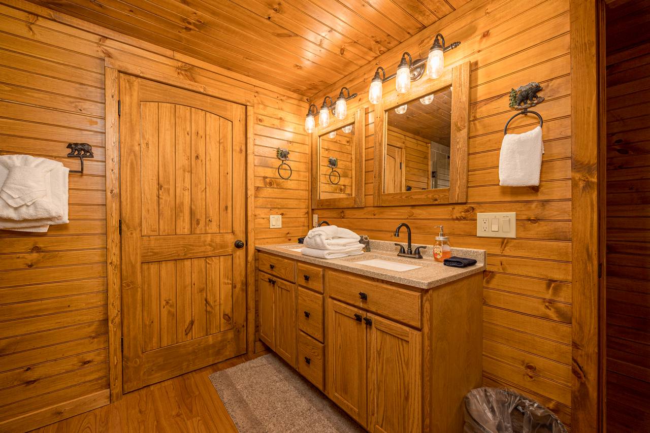 Bath 4: ensuite bath with standing shower; lower level Bath 4: ensuite bath with standing shower; lower level