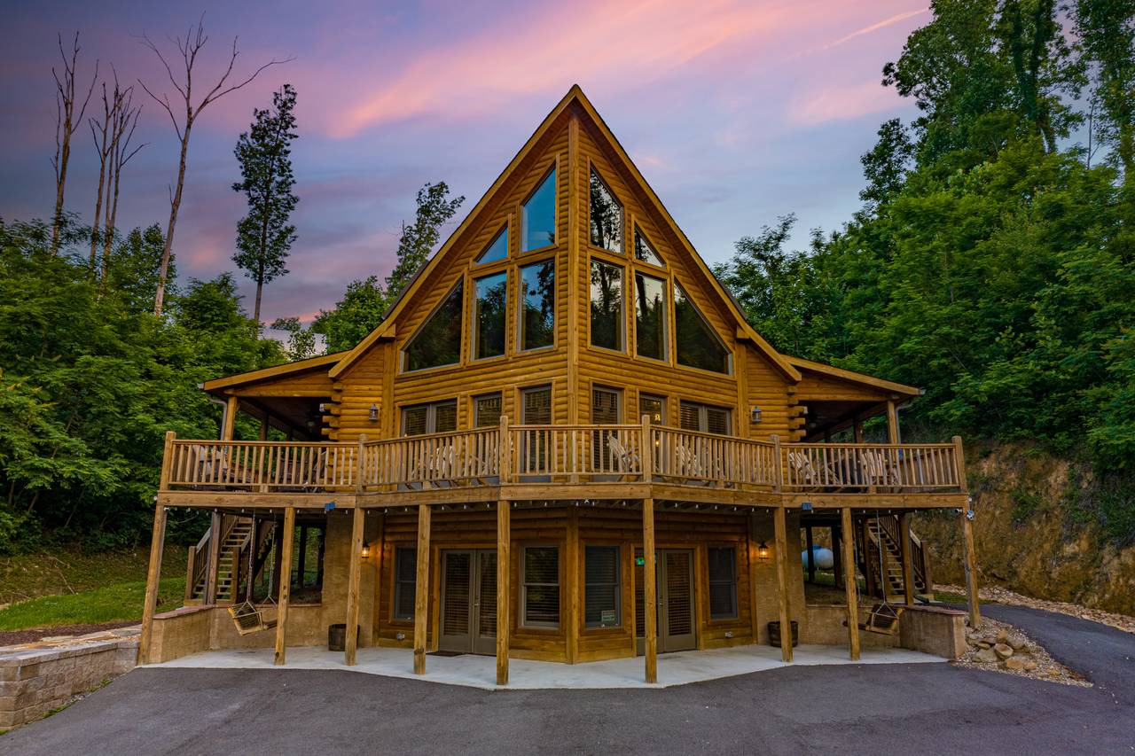 Welcome to Bear Mountain Chalet! Welcome to Bear Mountain Chalet!