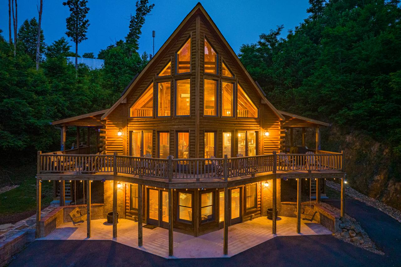 Welcome to Bear Mountain Chalet! Welcome to Bear Mountain Chalet!