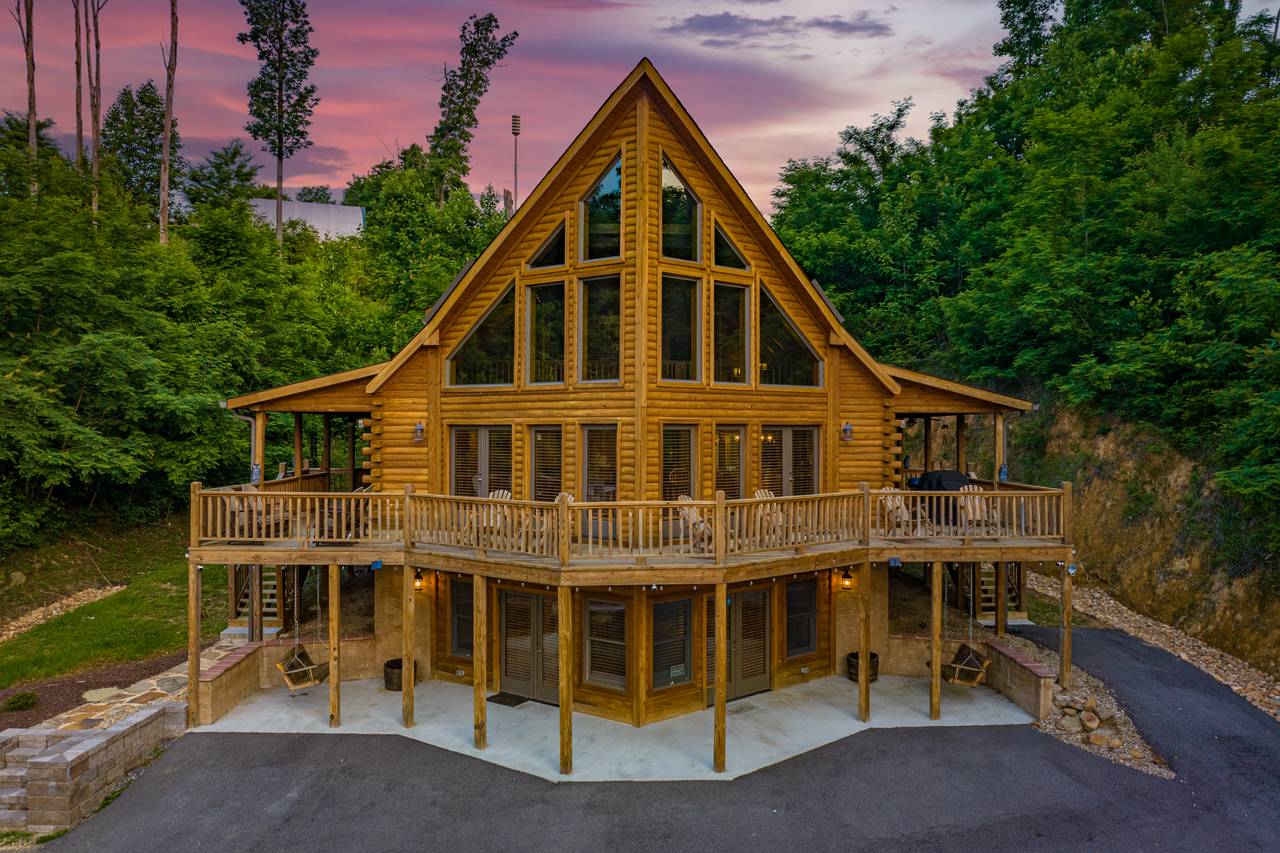 Welcome to Bear Mountain Chalet! Welcome to Bear Mountain Chalet!