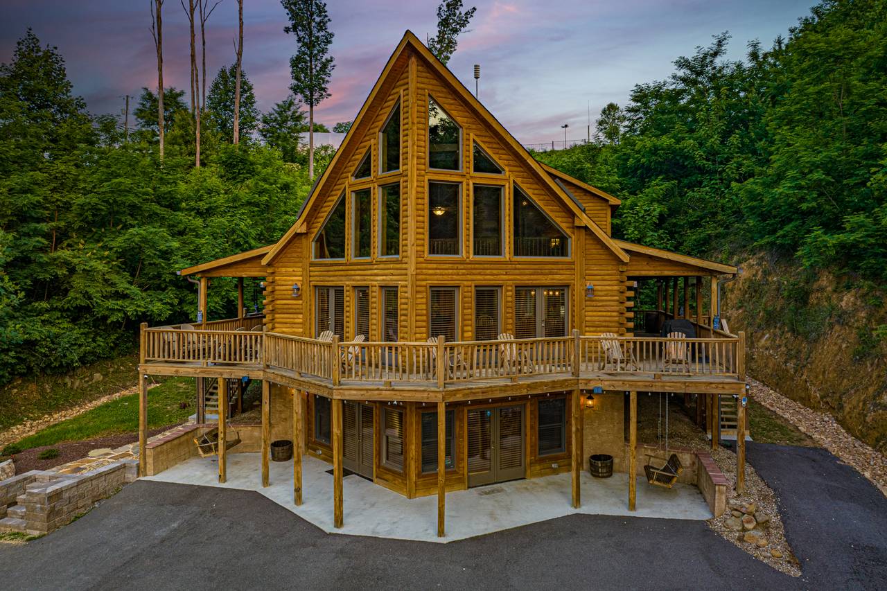Welcome to Bear Mountain Chalet! Welcome to Bear Mountain Chalet!