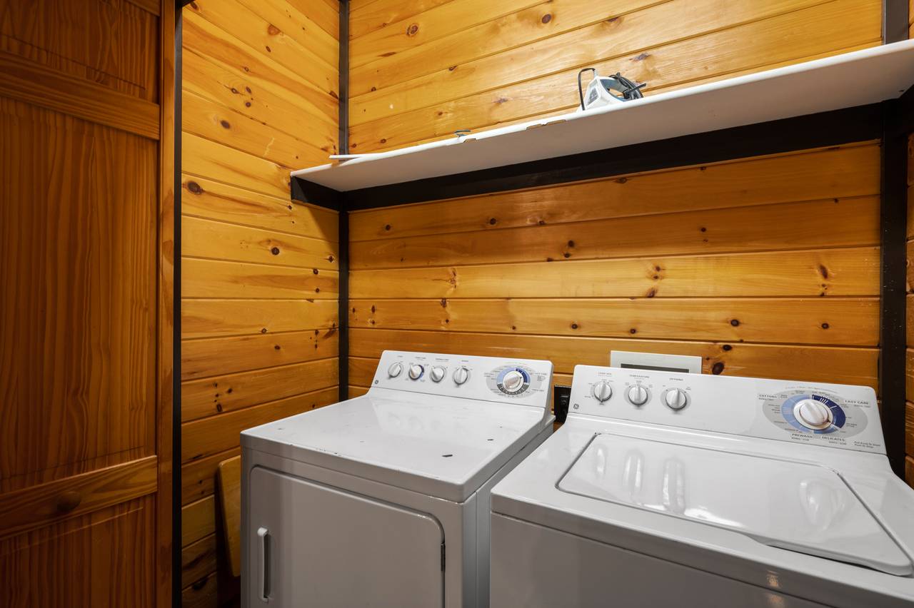Full size washing machine and dryer Full size washing machine and dryer