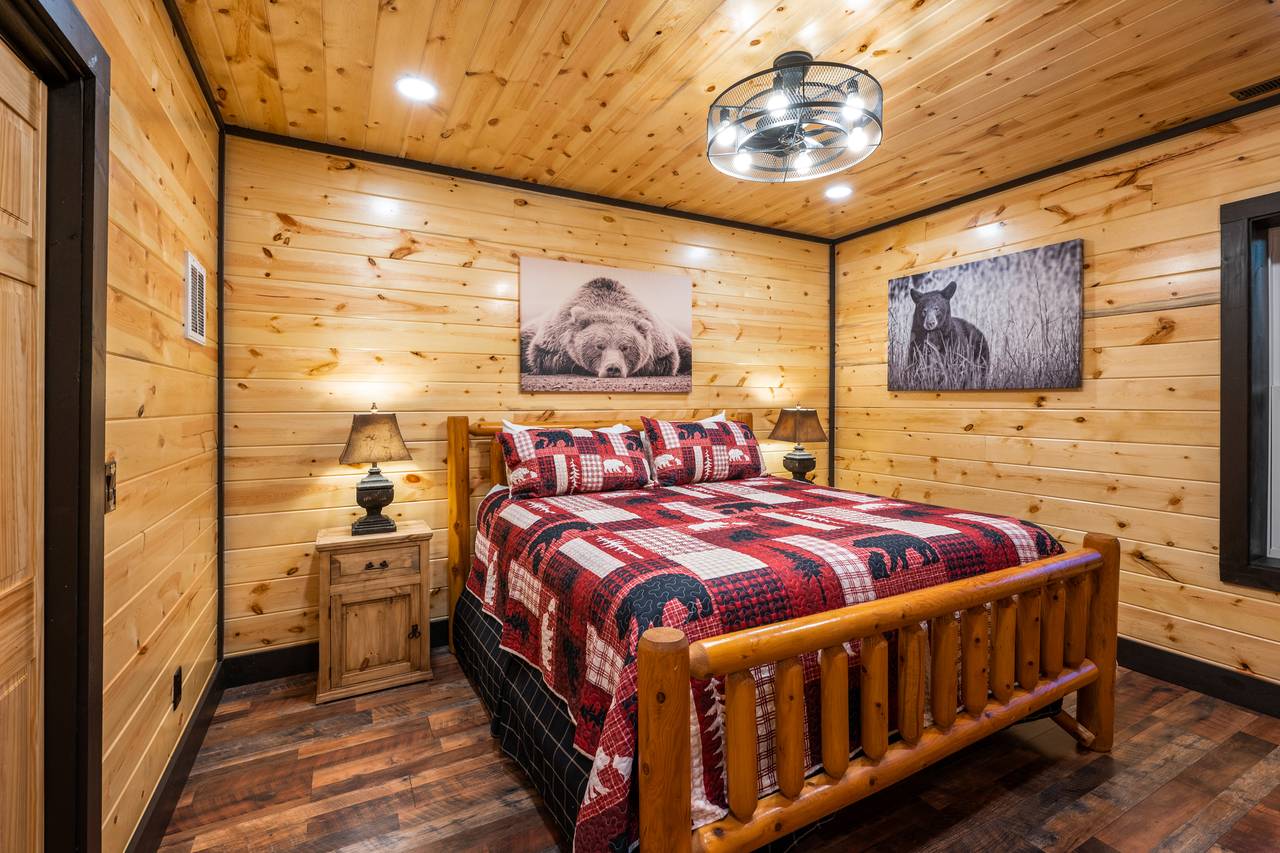 Bed 4: lower-level king w/TV Bed 4: lower-level king w/TV