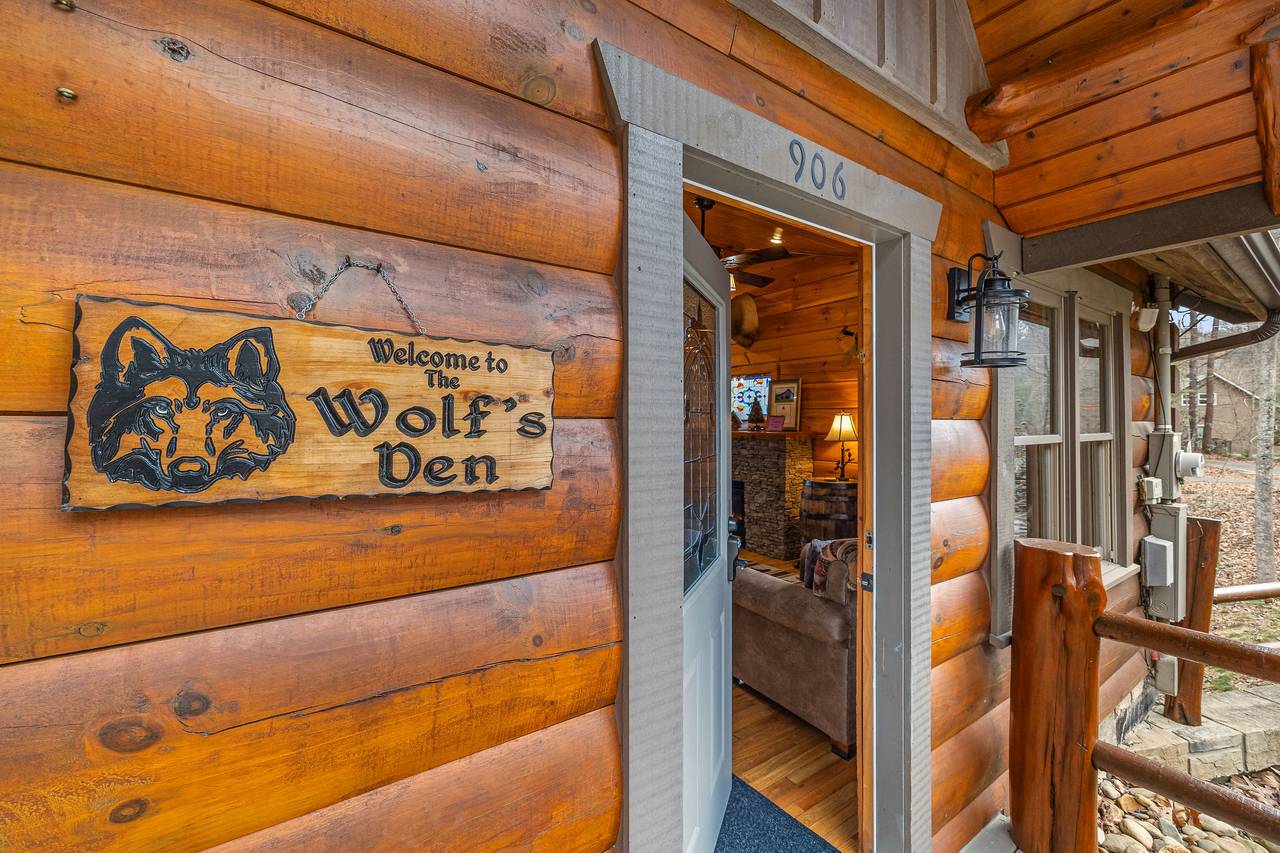 <span class="name">Welcome to A Wolf's Den!</span> <span class="name">Welcome to A Wolf's Den!</span>