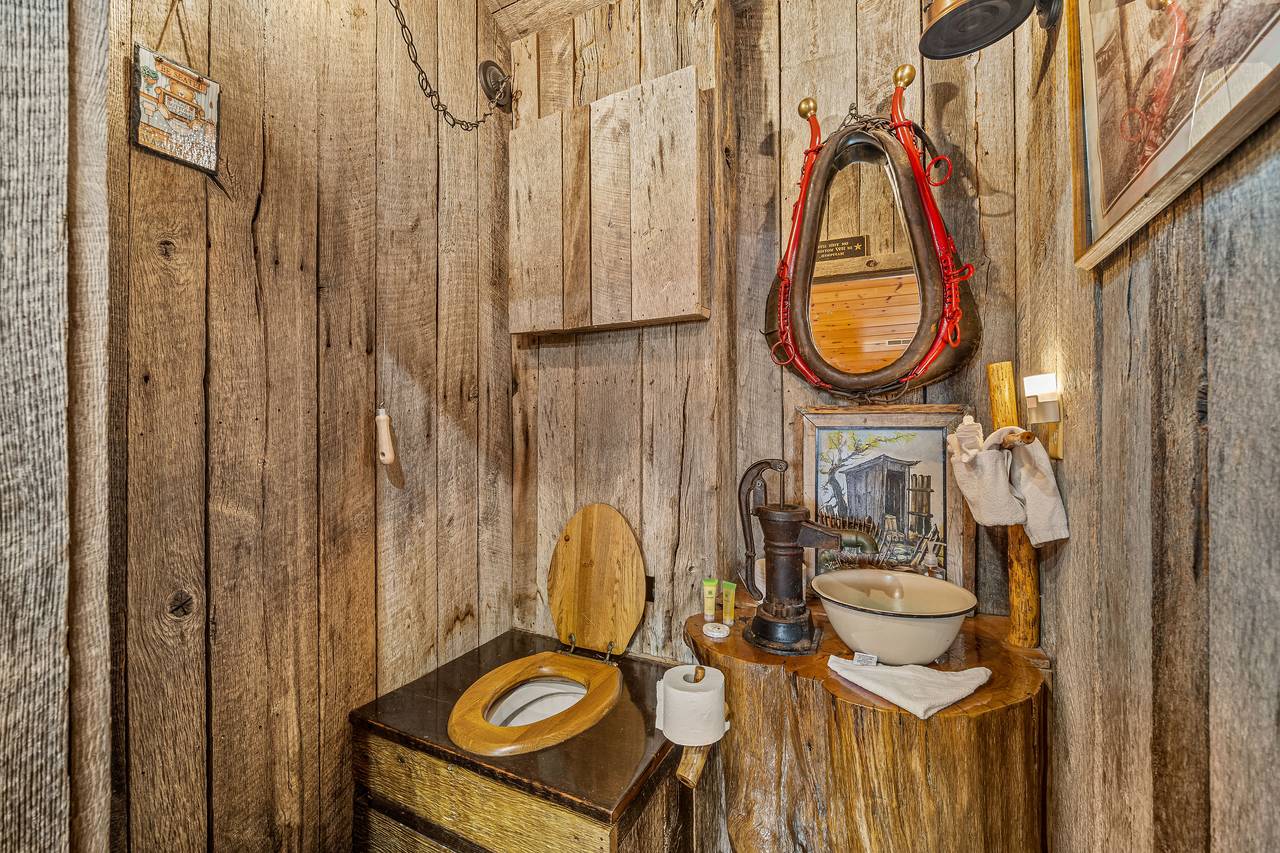 <span class="name">Half bath</span> <span class="name">Half bath</span>