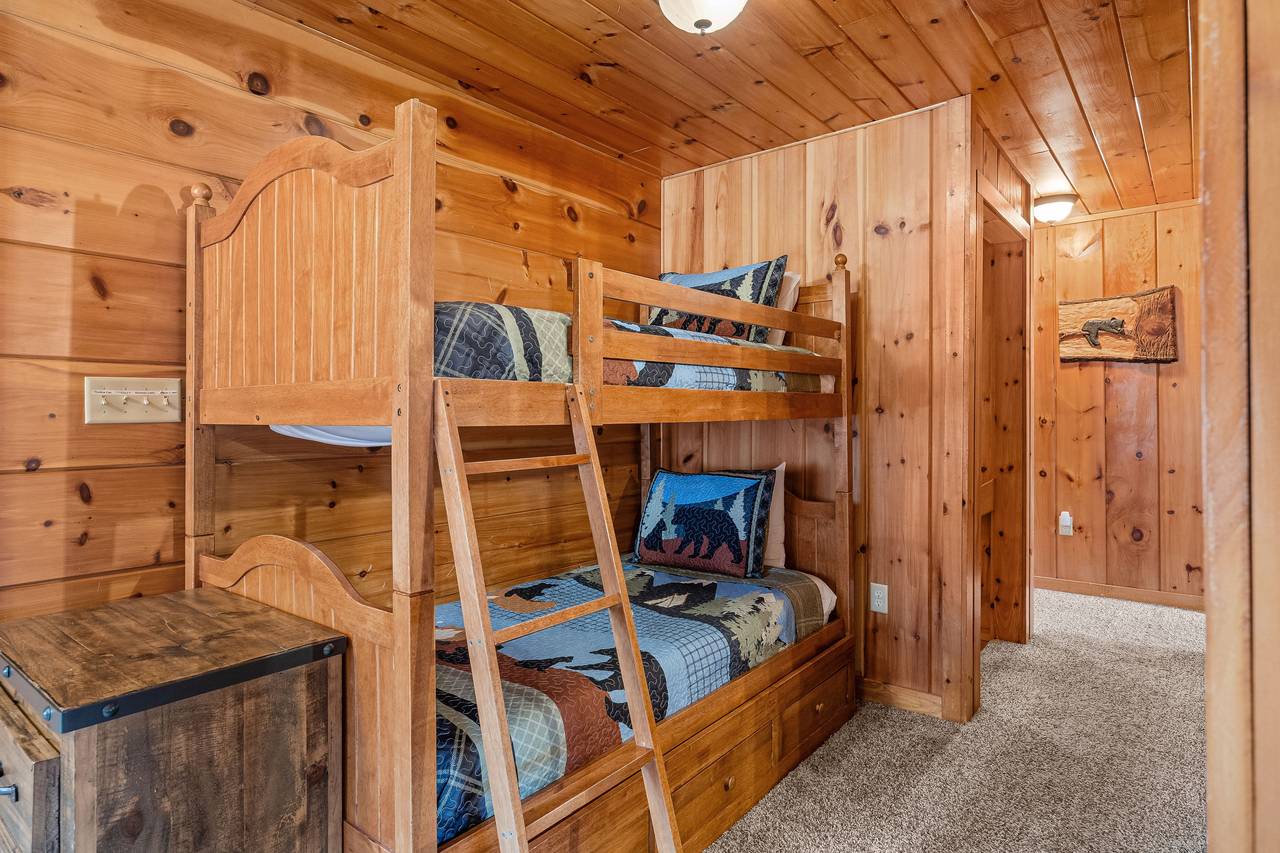<span class="name">Mid-level twin over twin bunk; access to Jack & Jill full bath</span> <span class="name">Mid-level twin over twin bunk; access to Jack & Jill full bath</span>