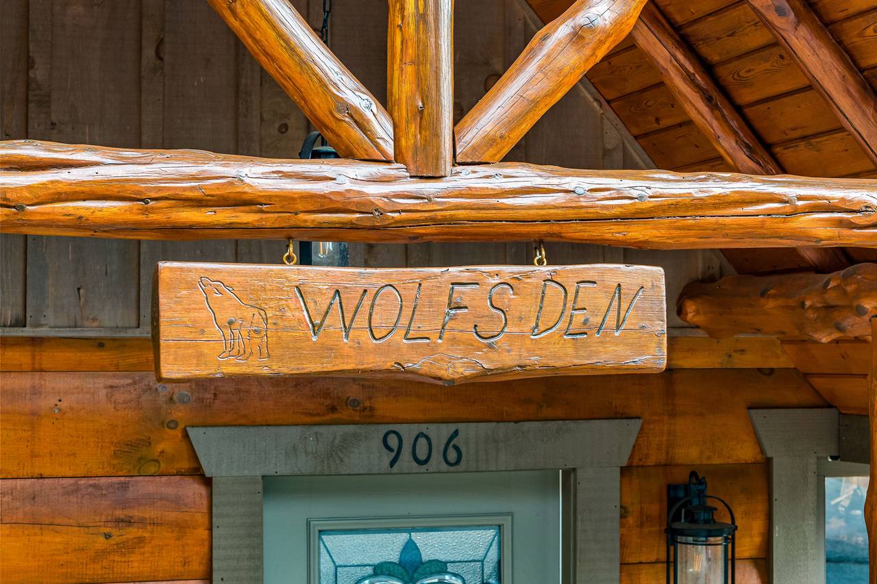 <span class="name">Welcome to A Wolf's Den!</span> <span class="name">Welcome to A Wolf's Den!</span>