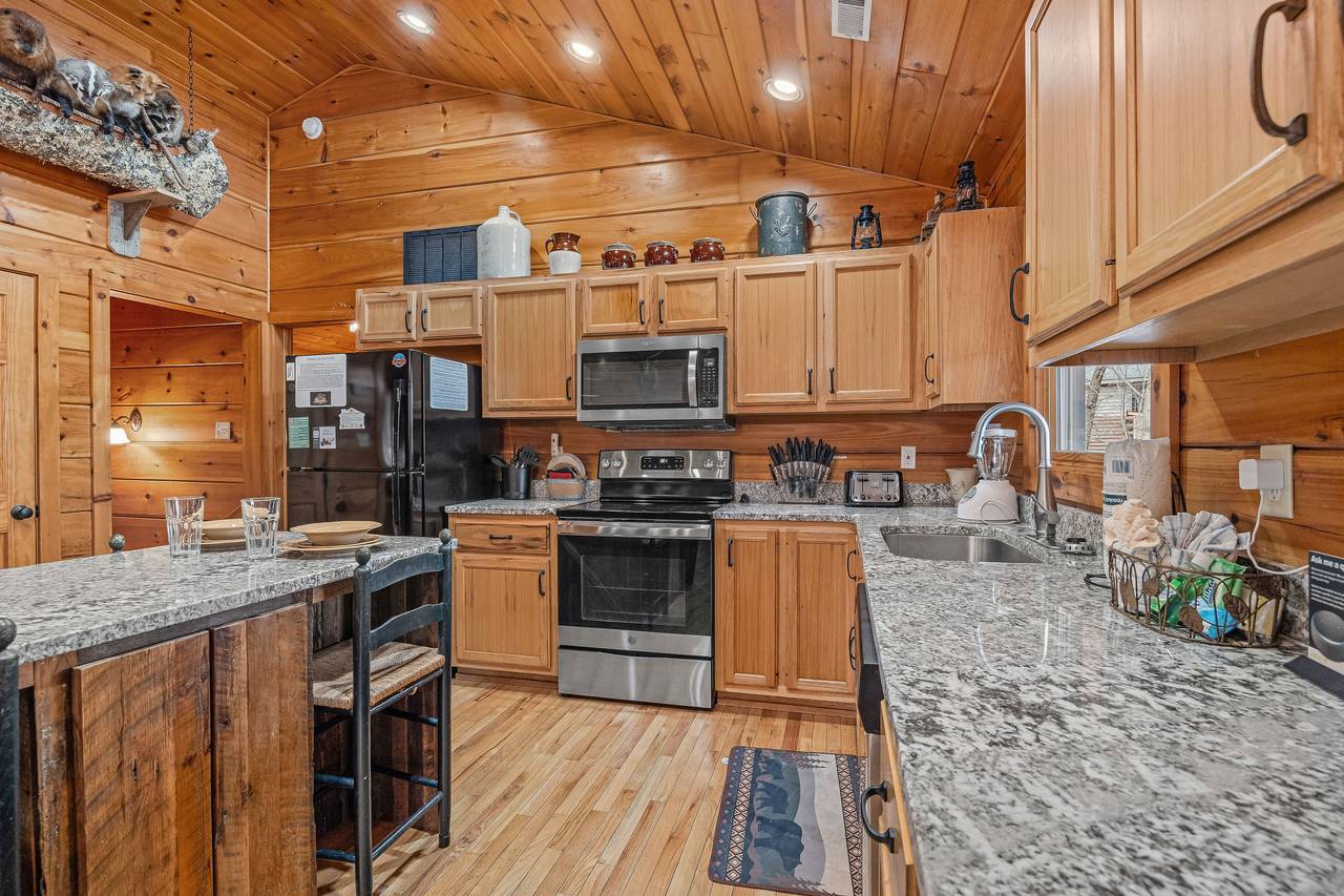 <span class="name">Fully equipped kitchen: dish/silver/bake/cook-ware provided</span> <span class="name">Fully equipped kitchen: dish/silver/bake/cook-ware provided</span>