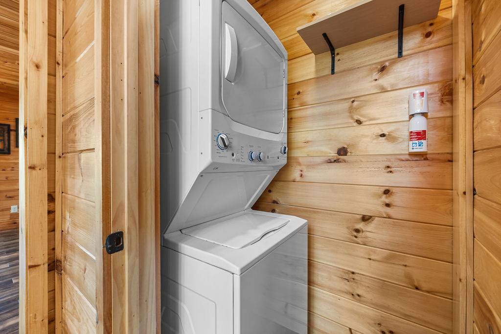 Stackable washer and dryer Stackable washer and dryer