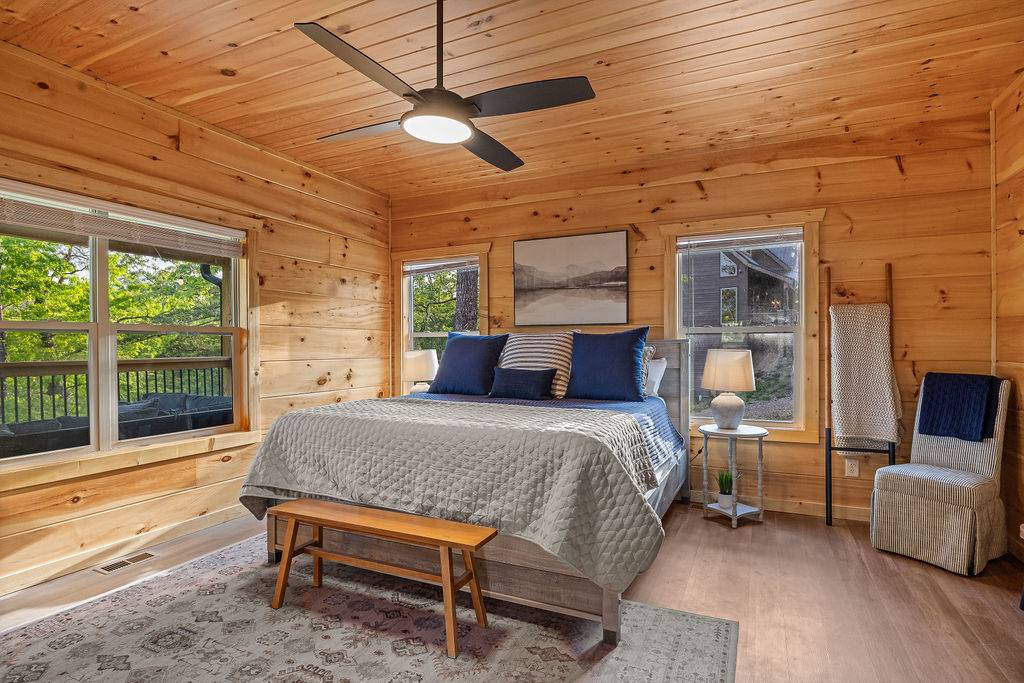 Entry level king with TV and ensuite full bath.