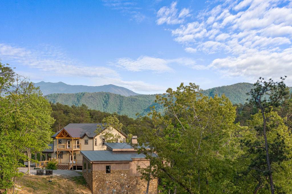 Beautiful views of the Smoky Mountains!