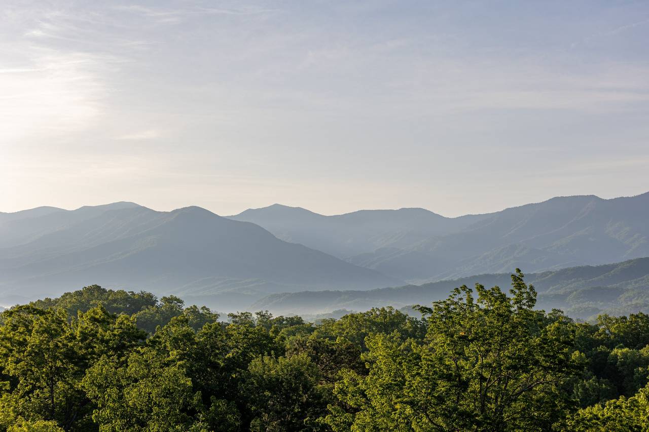 Elevated Views with panoramic Smoky Mountain scenery Elevated Views with panoramic Smoky Mountain scenery