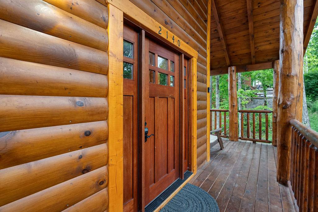 Three steps lead to the cabin entrance