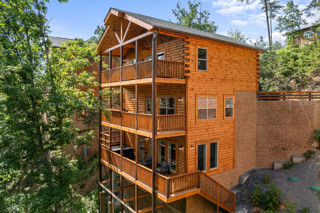 Welcome to A Bear's Creek Oasis! Welcome to A Bear's Creek Oasis!