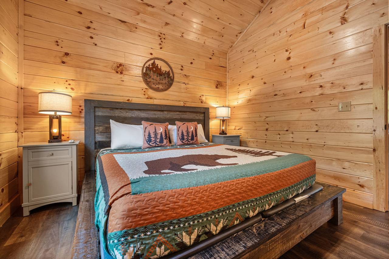 Entry level king bedroom with ensuite full bath and TV! Entry level king bedroom with ensuite full bath and TV!