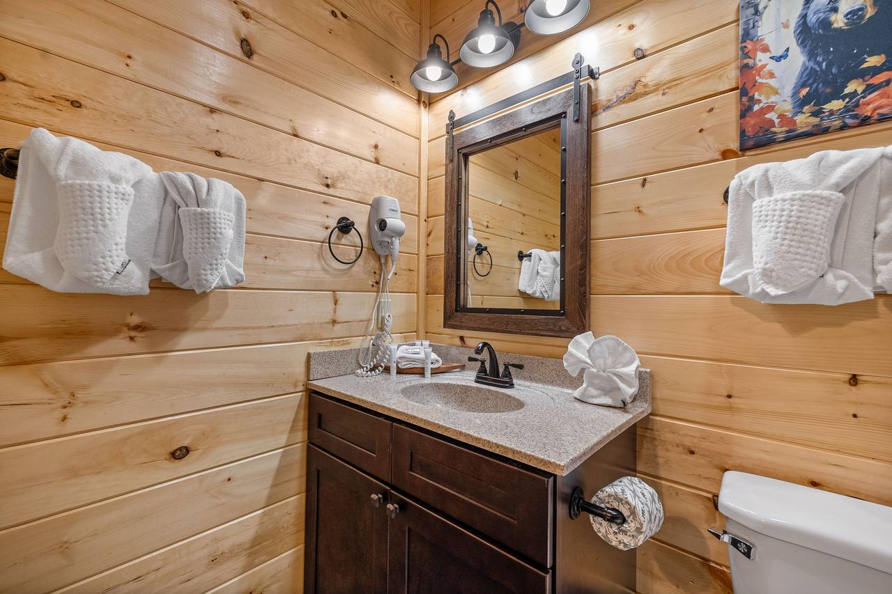 Entry level king ensuie full bath with tub/shower combo Entry level king ensuie full bath with tub/shower combo