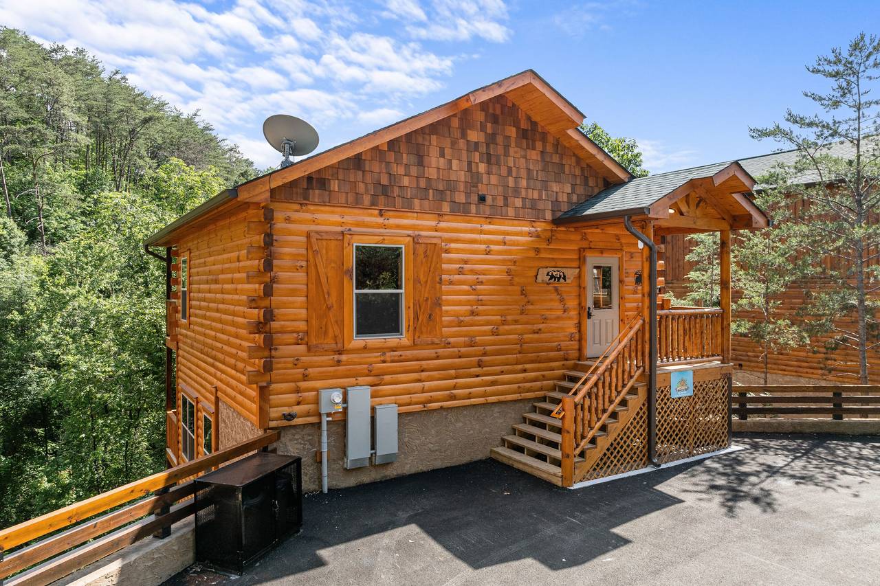 Welcome to A Bear's Creek Oasis! Welcome to A Bear's Creek Oasis!