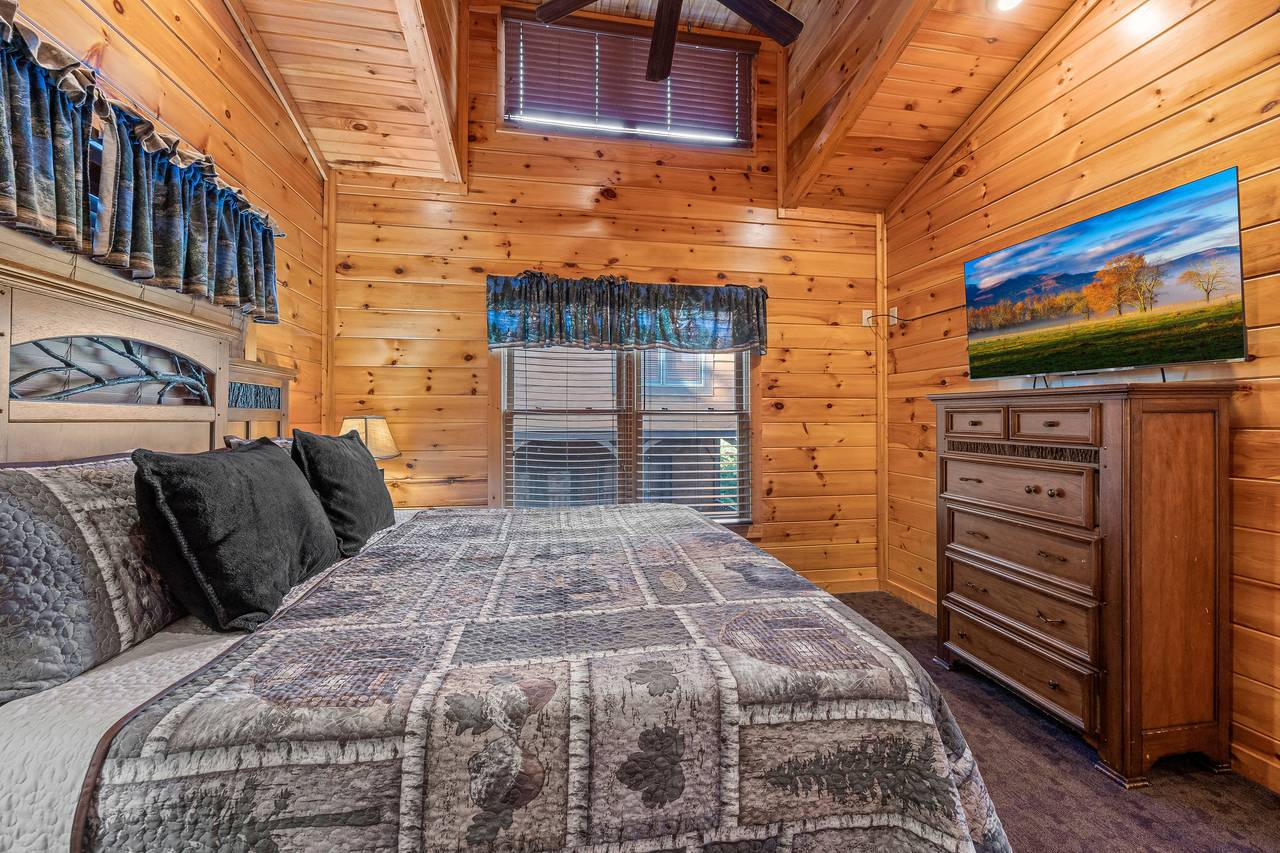Entry level king with ensuite full bathroom and TV Entry level king with ensuite full bathroom and TV