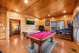 Gameroom: pool table, air hockey, pinball, & multi-cade Gameroom: pool table, air hockey, pinball, & multi-cade