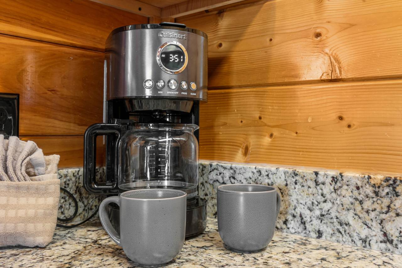 Fully equipped kitchen: dinner/silver/bake/cook-ware provided Fully equipped kitchen: dinner/silver/bake/cook-ware provided