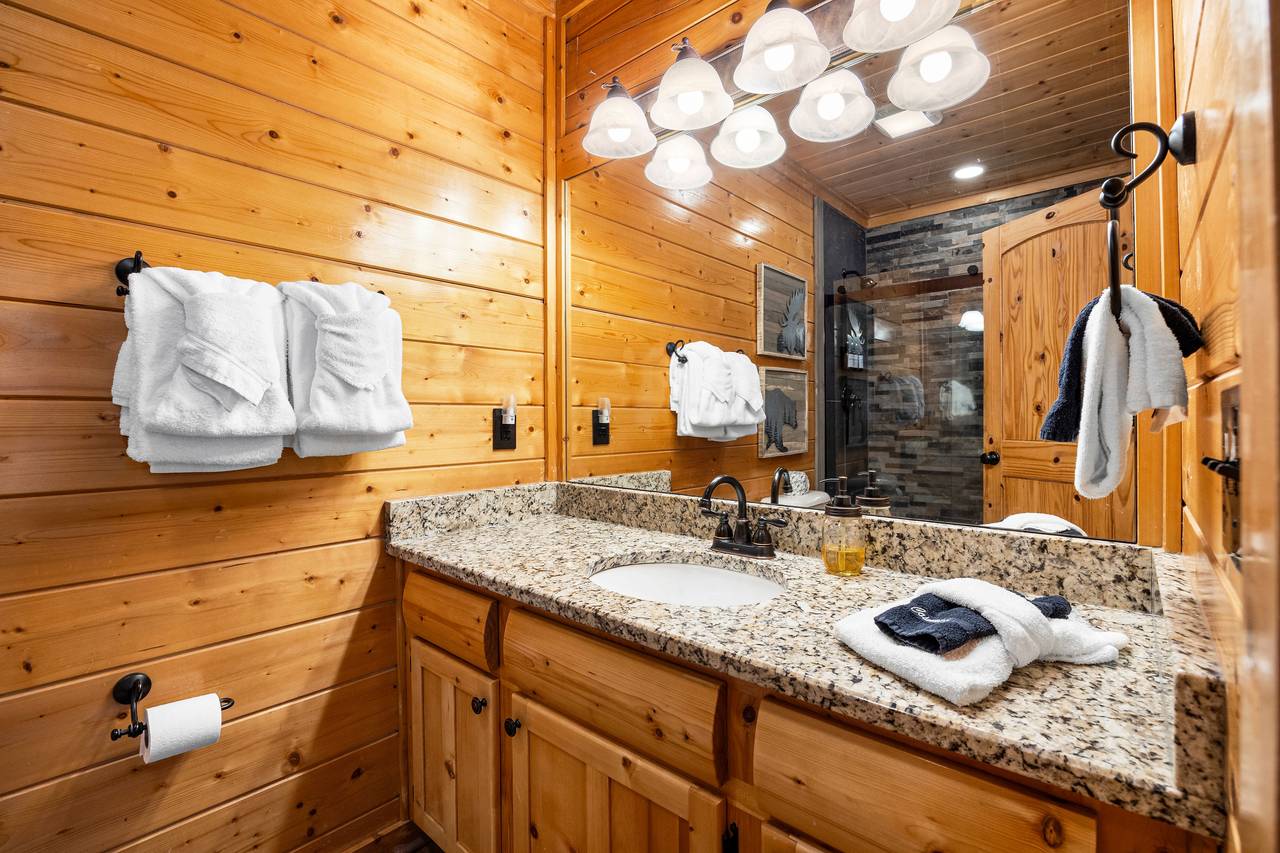 Entry level ensuite full bath with standing shower Entry level ensuite full bath with standing shower