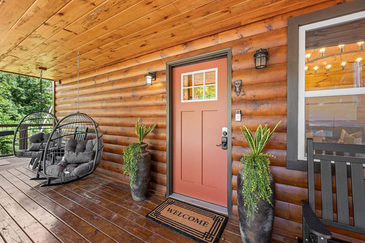 Welcome to Pinecone Hideaway! Welcome to Pinecone Hideaway!