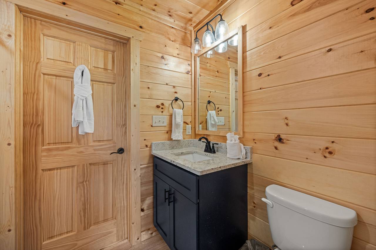 2nd upper level shared ensuite full bath with tub/shower combo 2nd upper level shared ensuite full bath with tub/shower combo