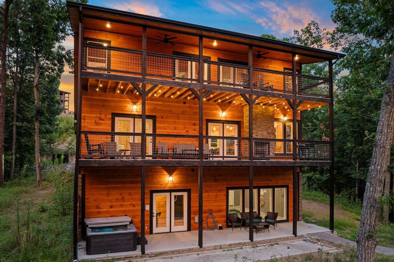 Welcome to Silver Stag Lodge offered by Bear Tracts! Welcome to Silver Stag Lodge offered by Bear Tracts!