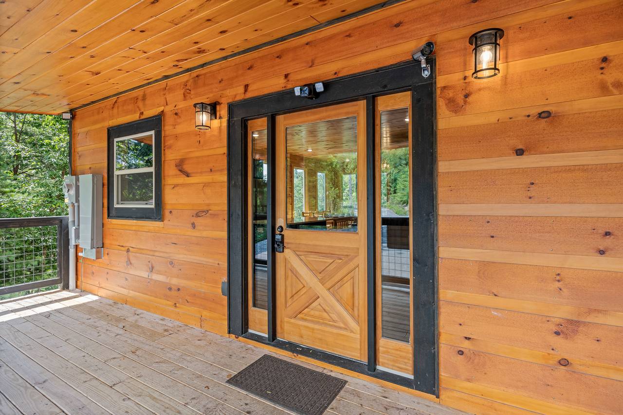 Welcome to Silver Stag Lodge offered by Bear Tracts! Welcome to Silver Stag Lodge offered by Bear Tracts!