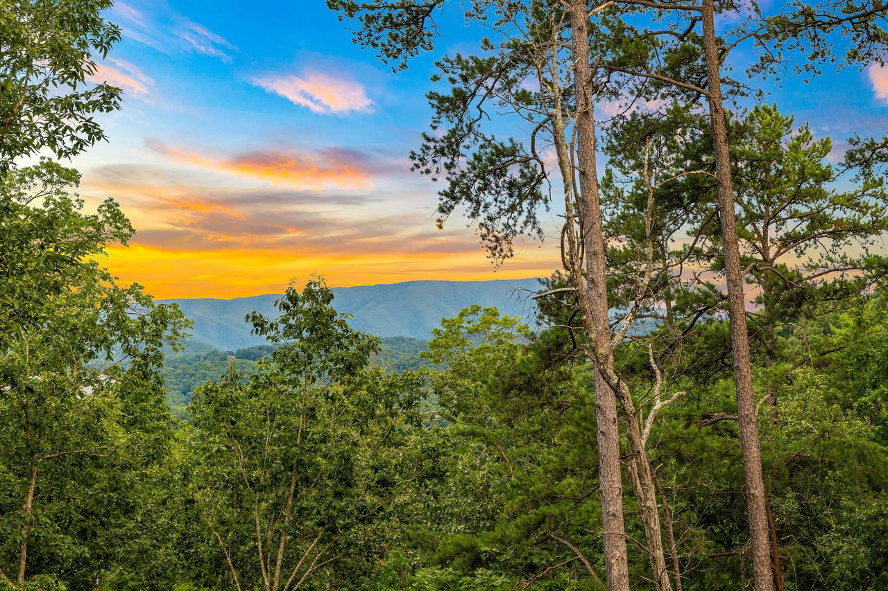 Views of the Great Smoky Mountains Views of the Great Smoky Mountains