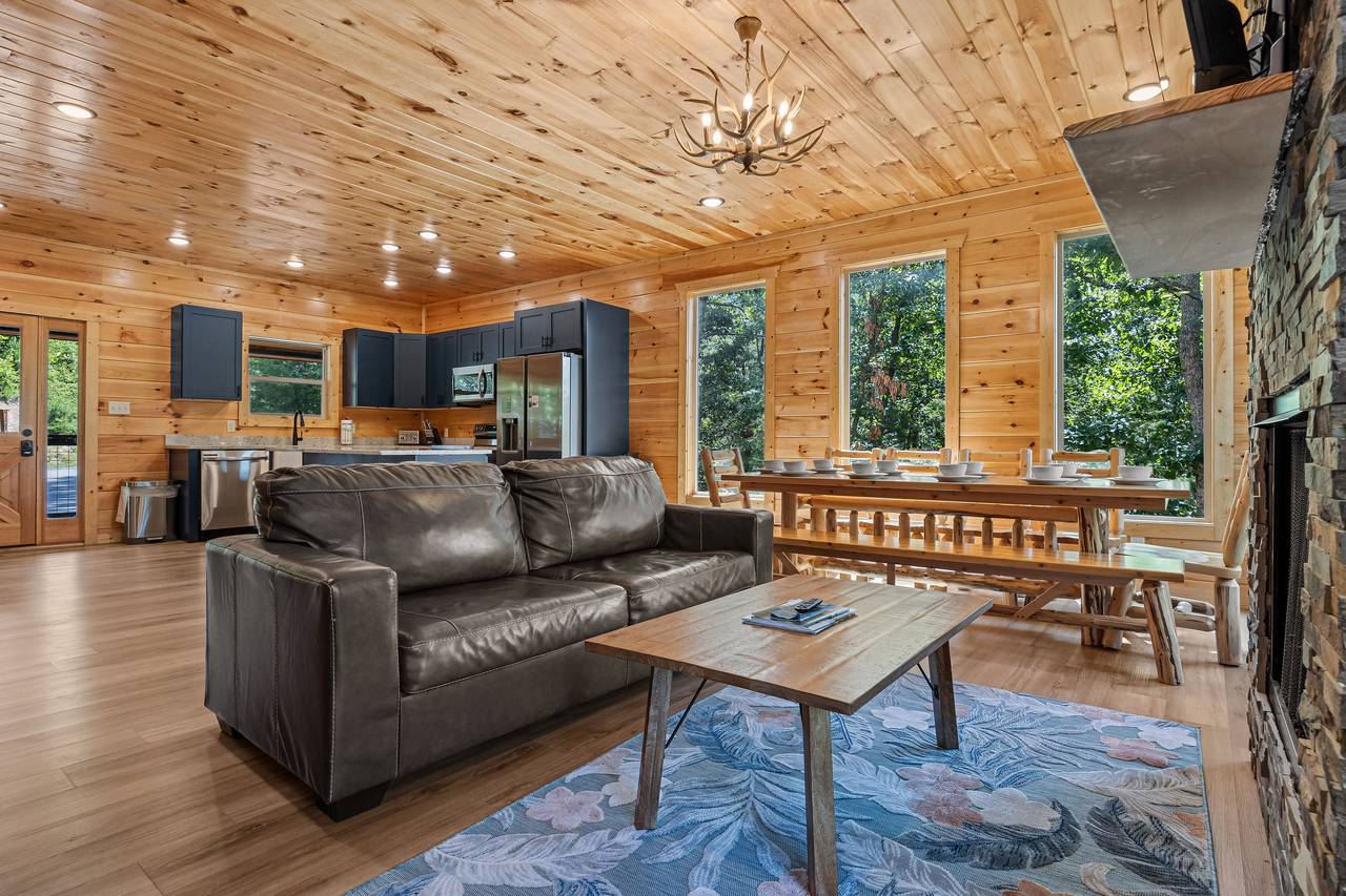 Living room with gas fireplace, TV, and comfy seating! Living room with gas fireplace, TV, and comfy seating!