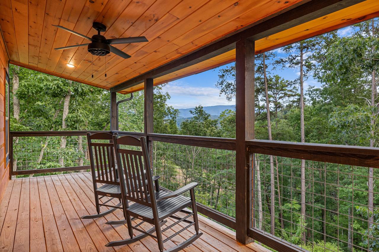 Back deck rocking chairs with views of the Smoky Mountains! Back deck rocking chairs with views of the Smoky Mountains!